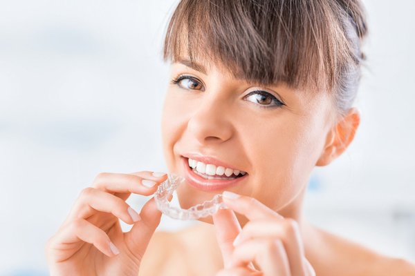 Clear Aligner Teeth Straightening in St Albans at Happy Family Dental, St Albans